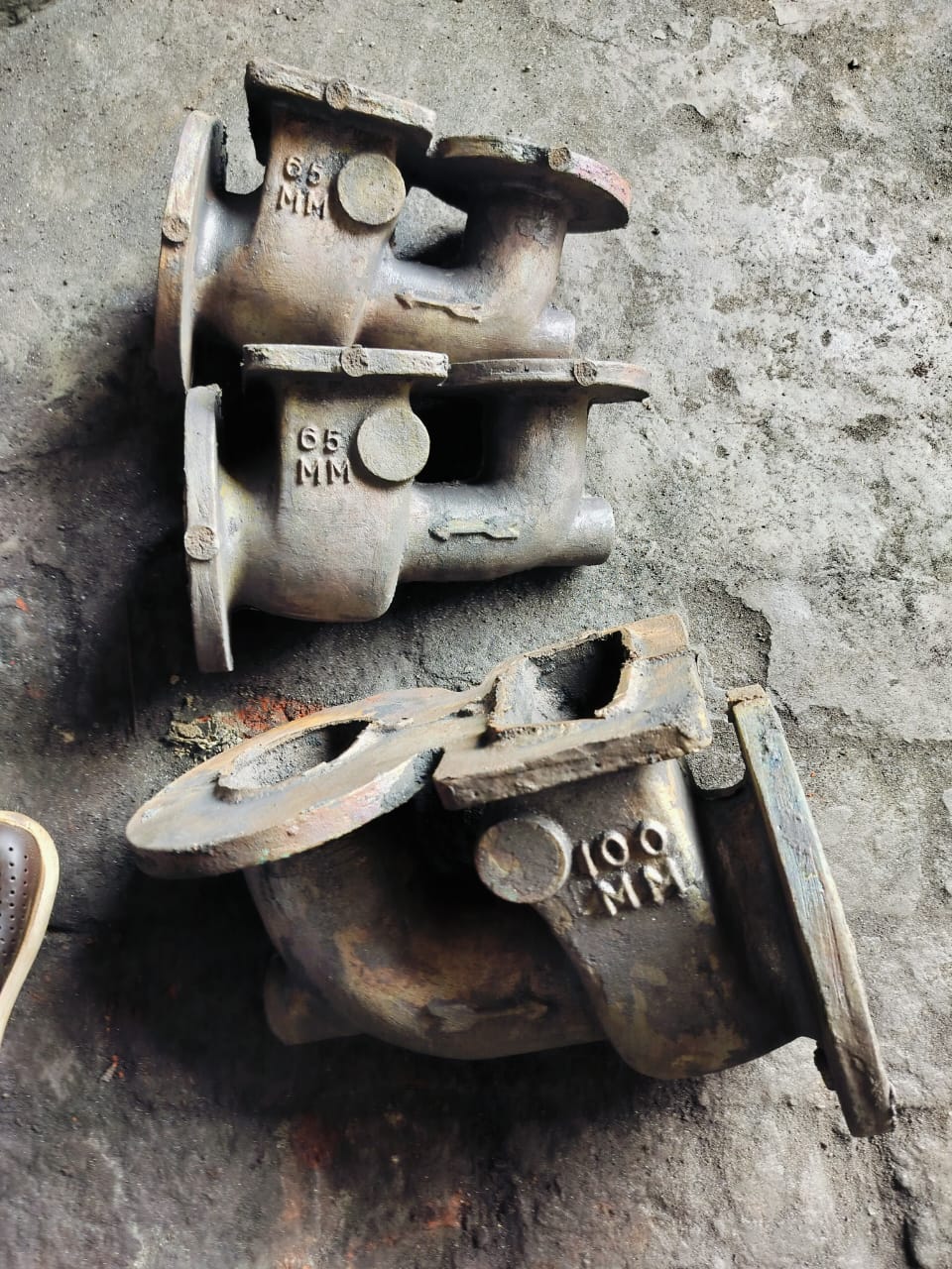 LG4 Strom Valve casting